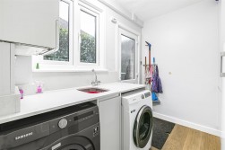 Aldenham Avenue, Radlett
