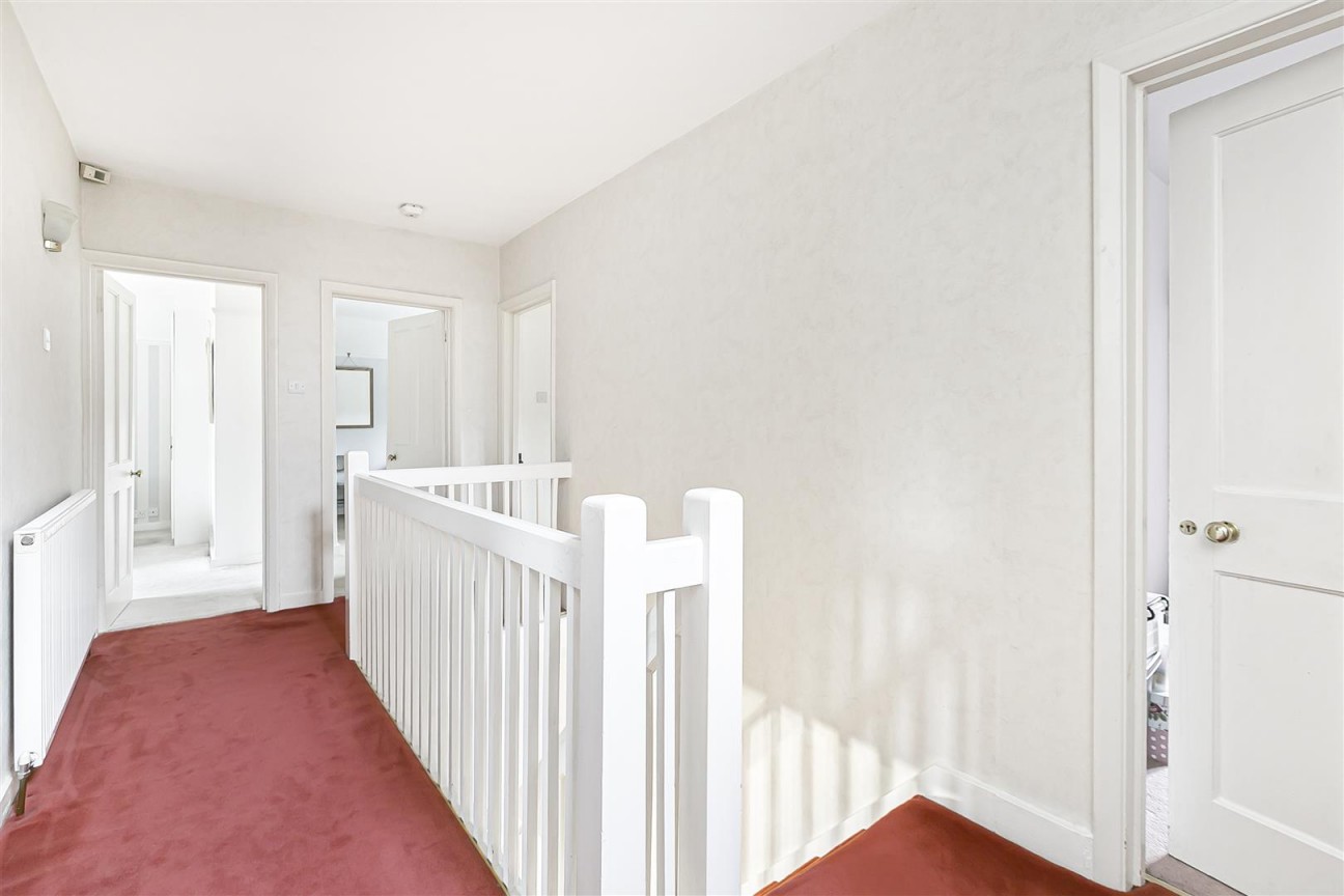Aldenham Avenue, Radlett