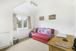 Aldenham Avenue, Radlett