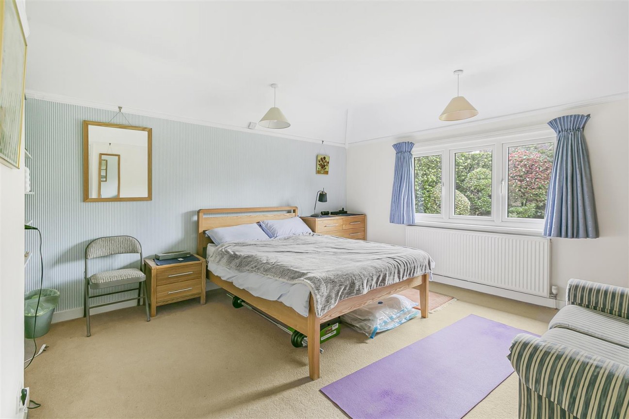 Aldenham Avenue, Radlett