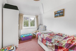 Aldenham Avenue, Radlett