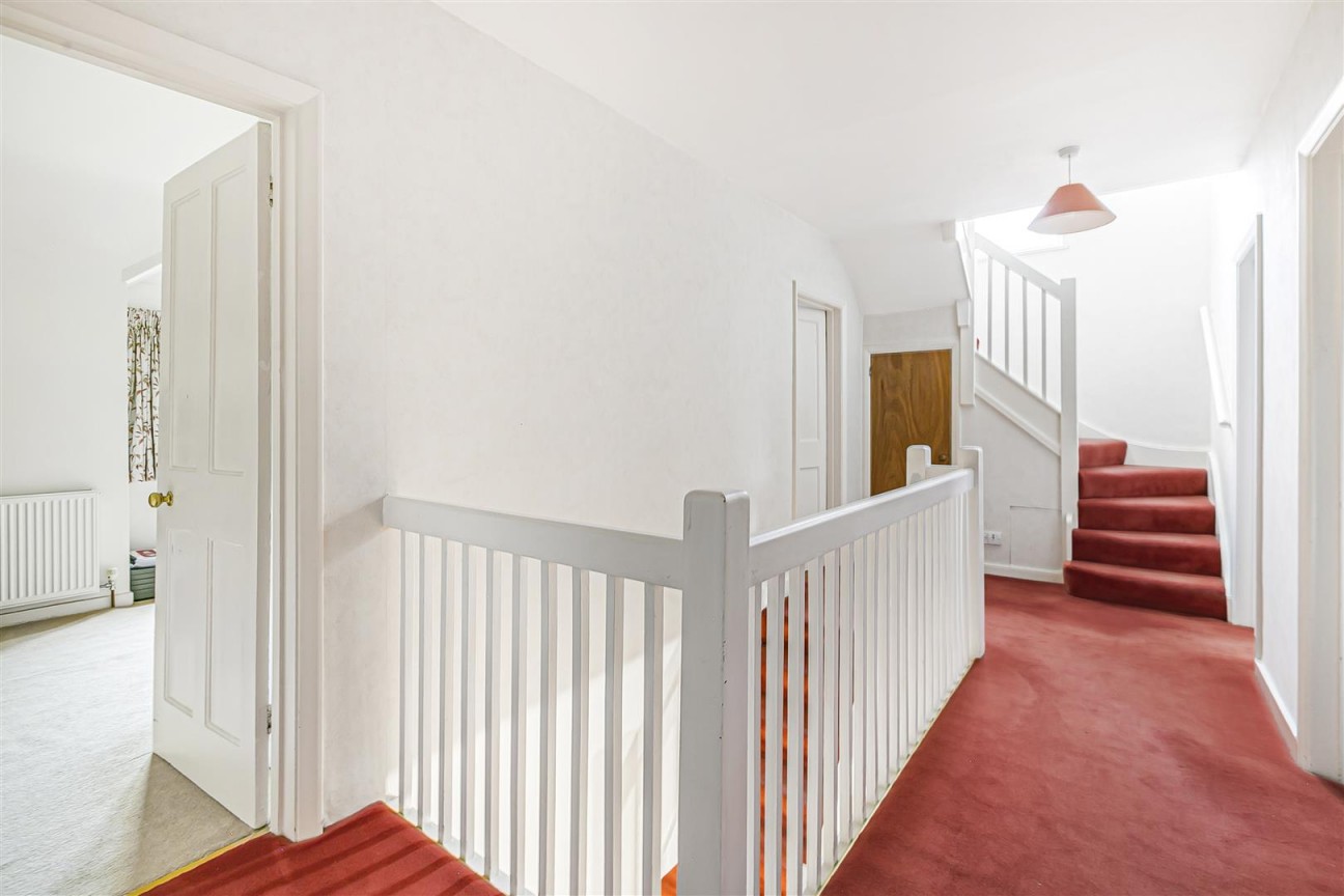 Aldenham Avenue, Radlett