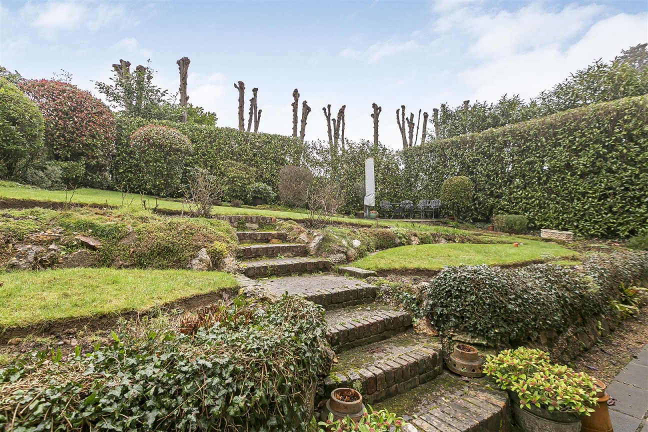 Aldenham Avenue, Radlett