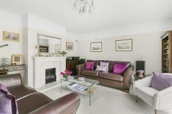 Aldenham Avenue, Radlett