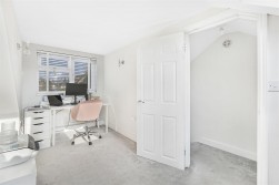Station Road, Radlett