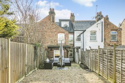 Station Road, Radlett