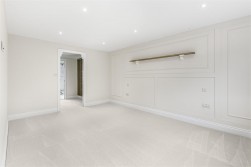 Carrington Avenue, Borehamwood