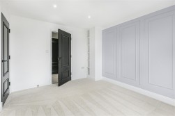 Carrington Avenue, Borehamwood