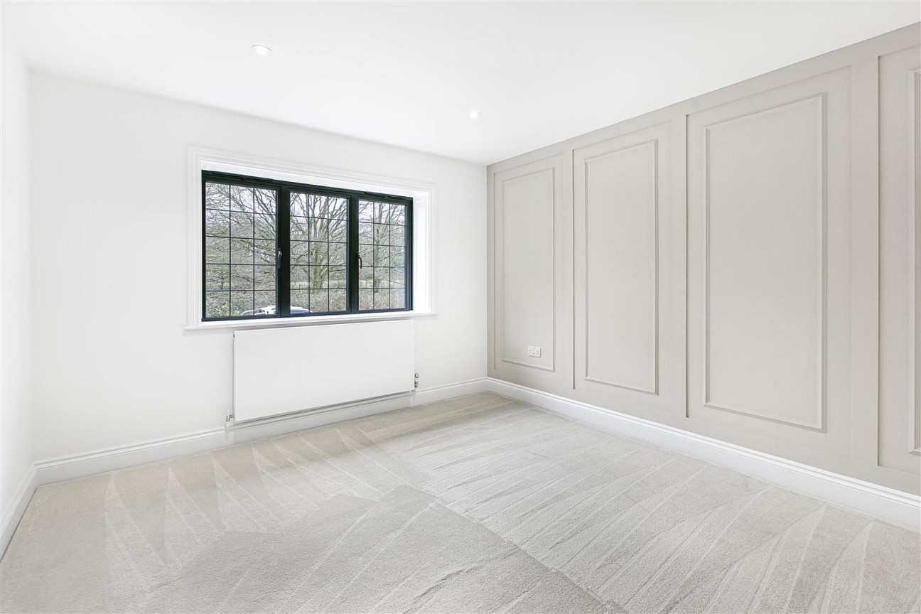 Carrington Avenue, Borehamwood