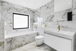 Carrington Avenue, Borehamwood