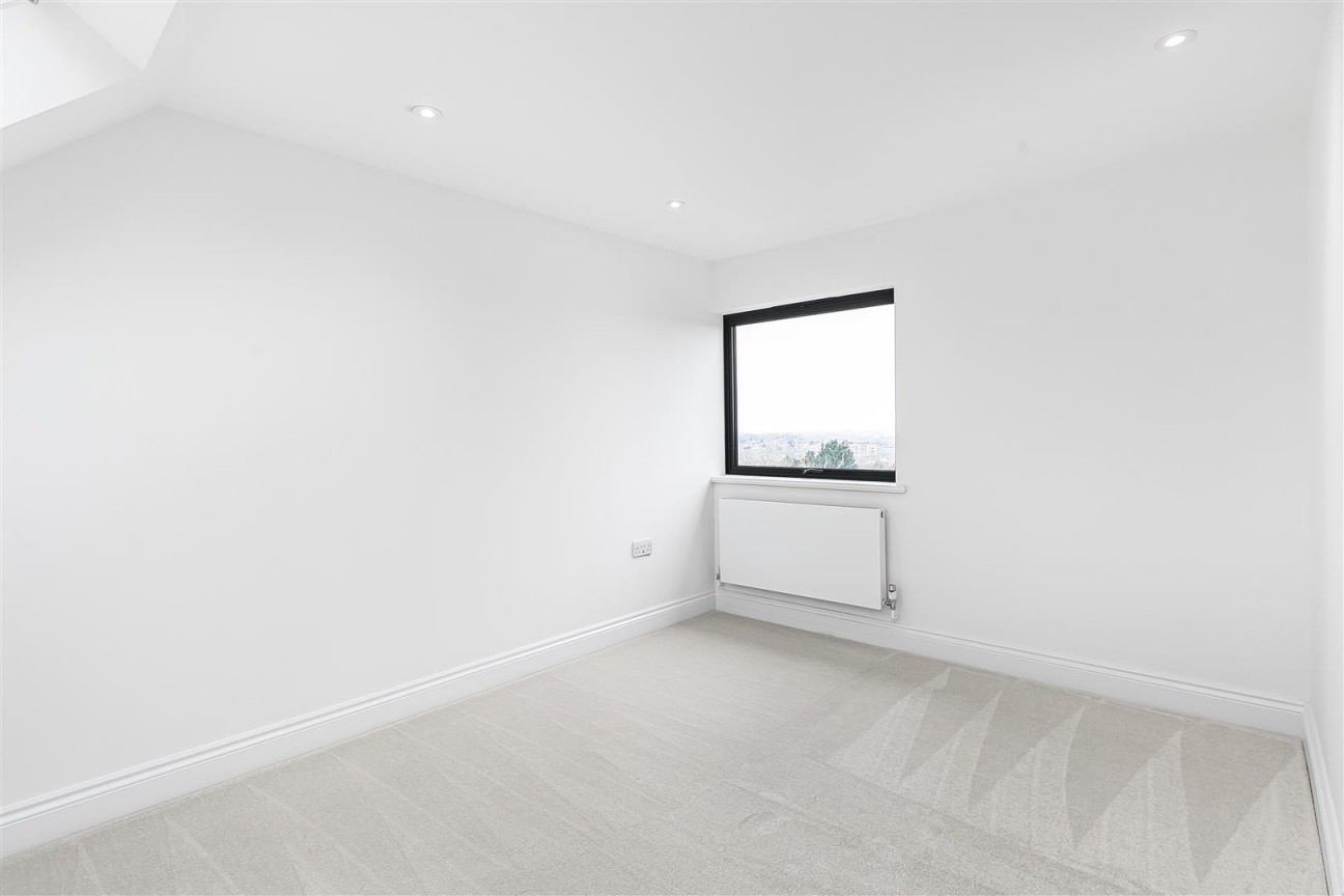 Carrington Avenue, Borehamwood