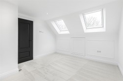 Carrington Avenue, Borehamwood