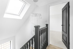 Carrington Avenue, Borehamwood