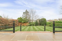 Carrington Avenue, Borehamwood