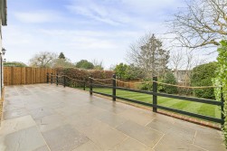 Carrington Avenue, Borehamwood