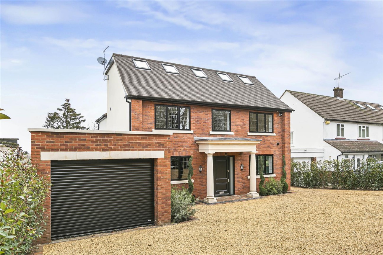 Carrington Avenue, Borehamwood