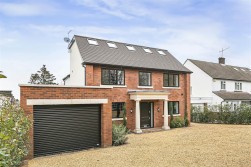 Carrington Avenue, Borehamwood