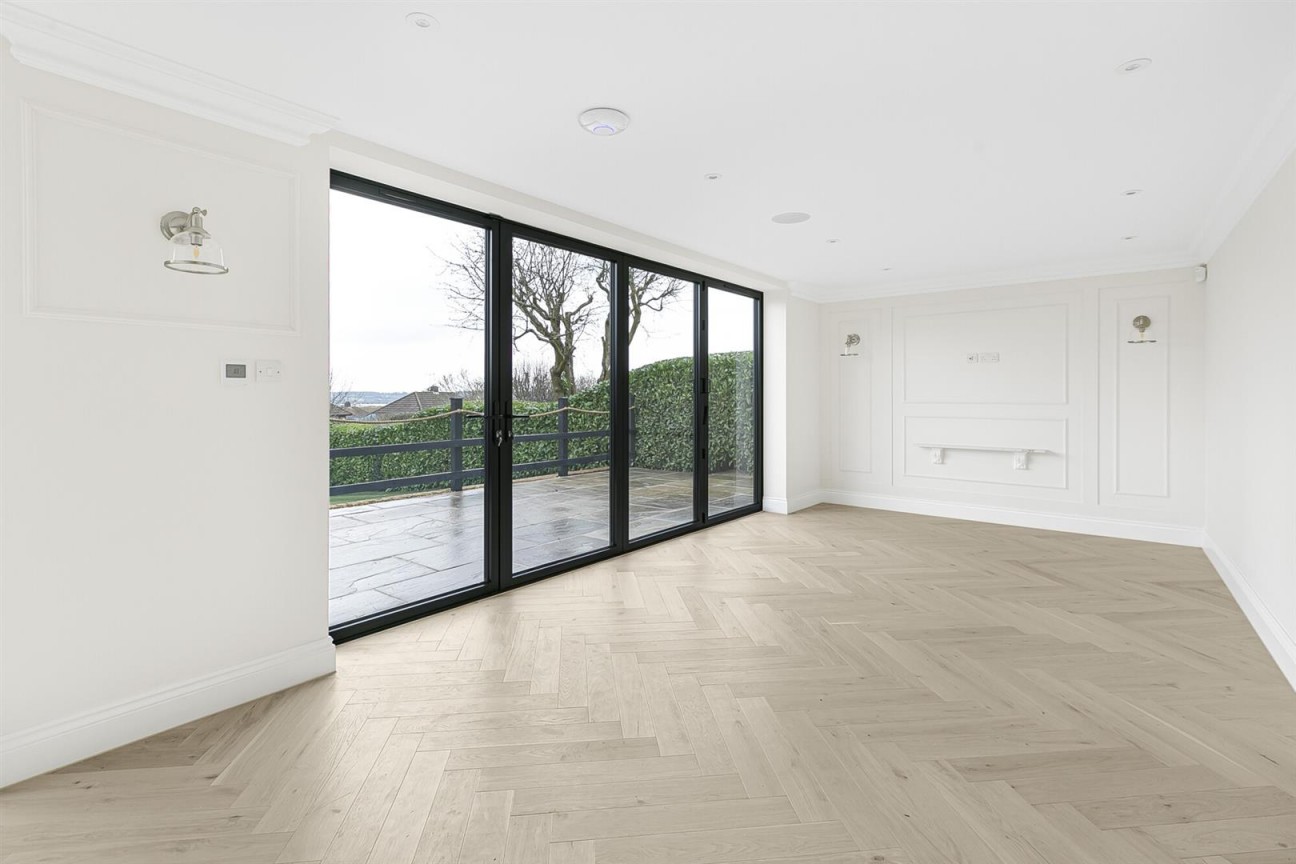 Carrington Avenue, Borehamwood