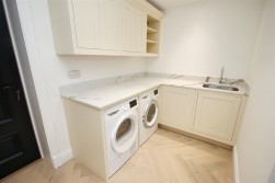 Carrington Avenue, Borehamwood