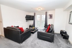 Todd Close, Borehamwood