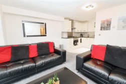Todd Close, Borehamwood