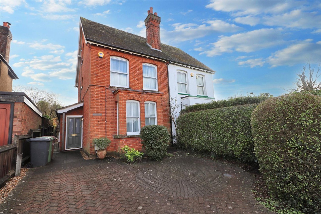 Elstree Hill South, Elstree, Borehamwood
