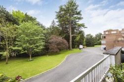 Darnhills, Radlett