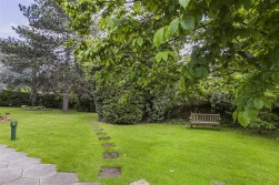 Darnhills, Radlett