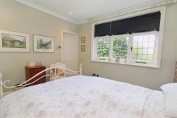 Barnet Lane, Elstree, Borehamwood
