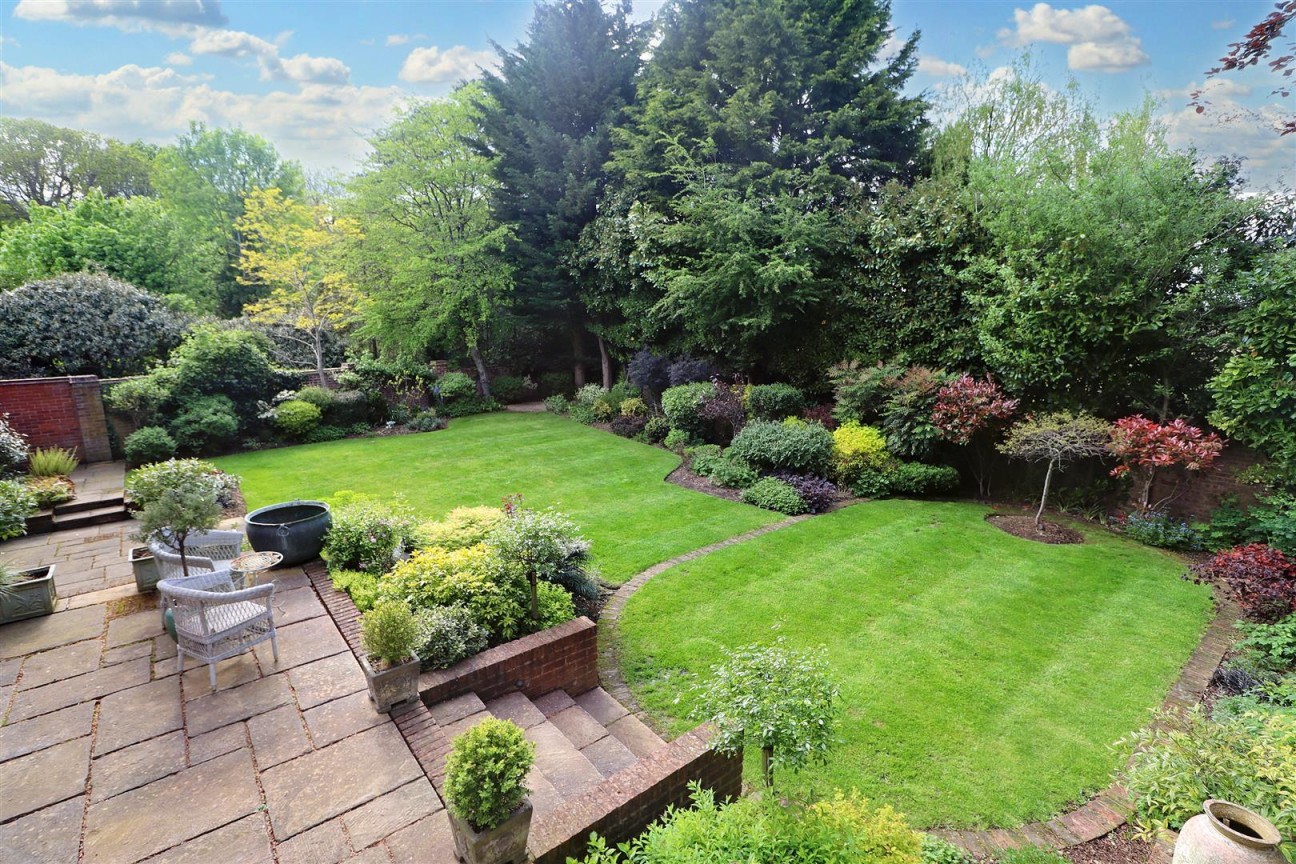 Barnet Lane, Elstree, Borehamwood