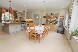 Barnet Lane, Elstree, Borehamwood