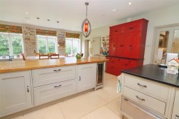 Barnet Lane, Elstree, Borehamwood