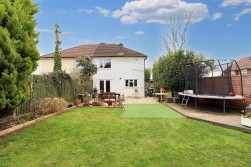 Beethoven Road, Elstree