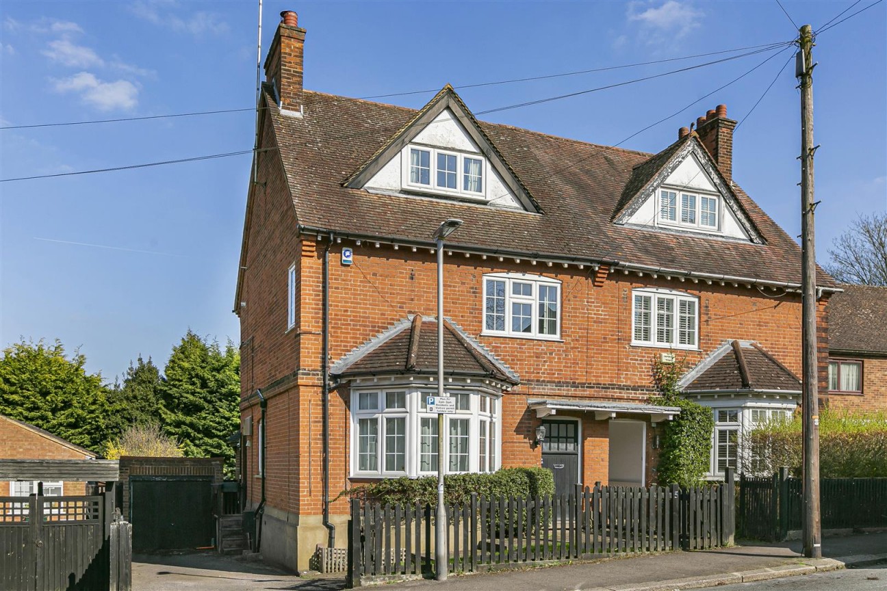 Christchurch Crescent, Radlett