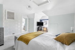 Christchurch Crescent, Radlett
