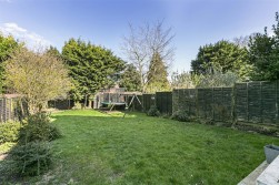 Christchurch Crescent, Radlett