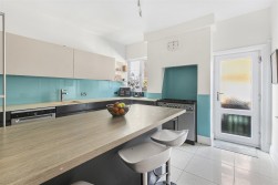 Christchurch Crescent, Radlett