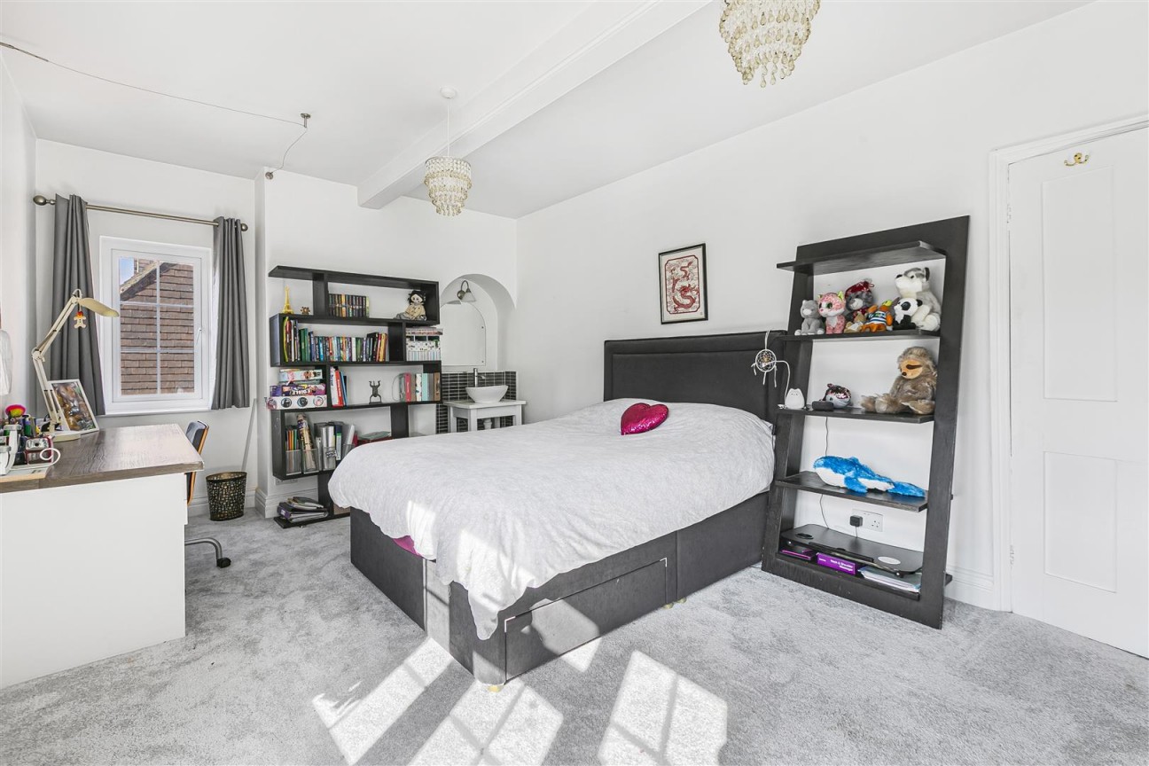 Christchurch Crescent, Radlett