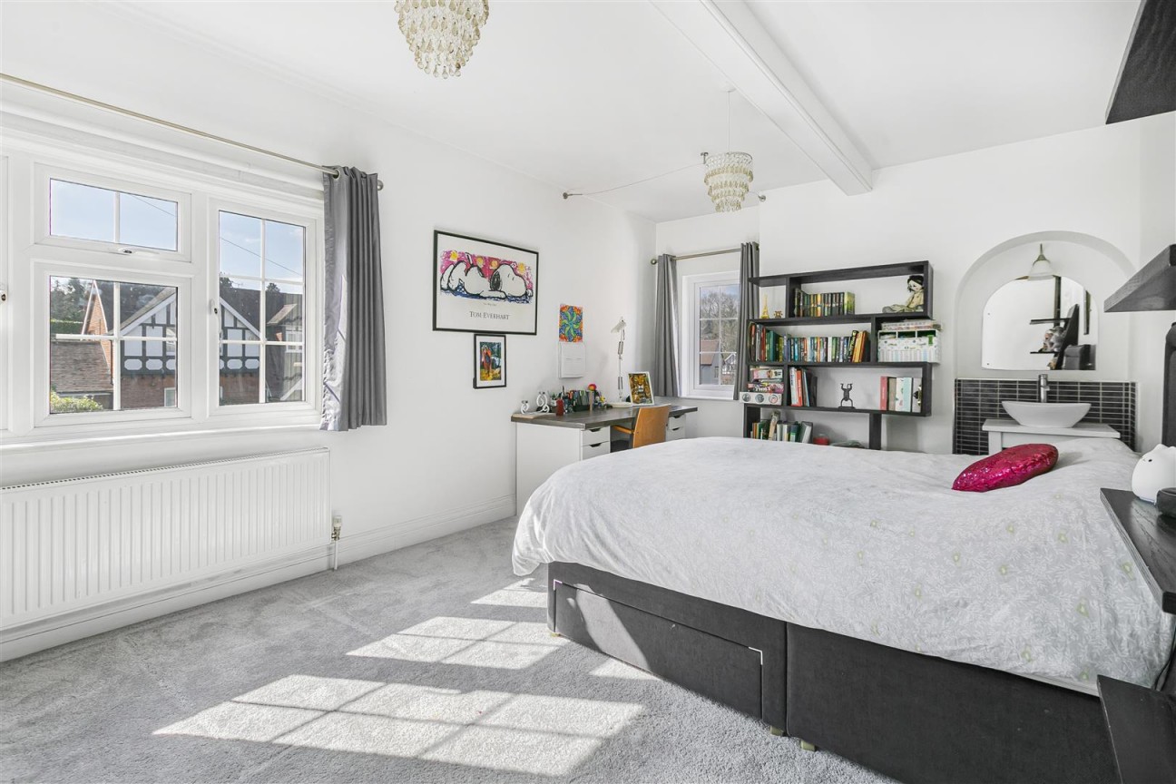 Christchurch Crescent, Radlett
