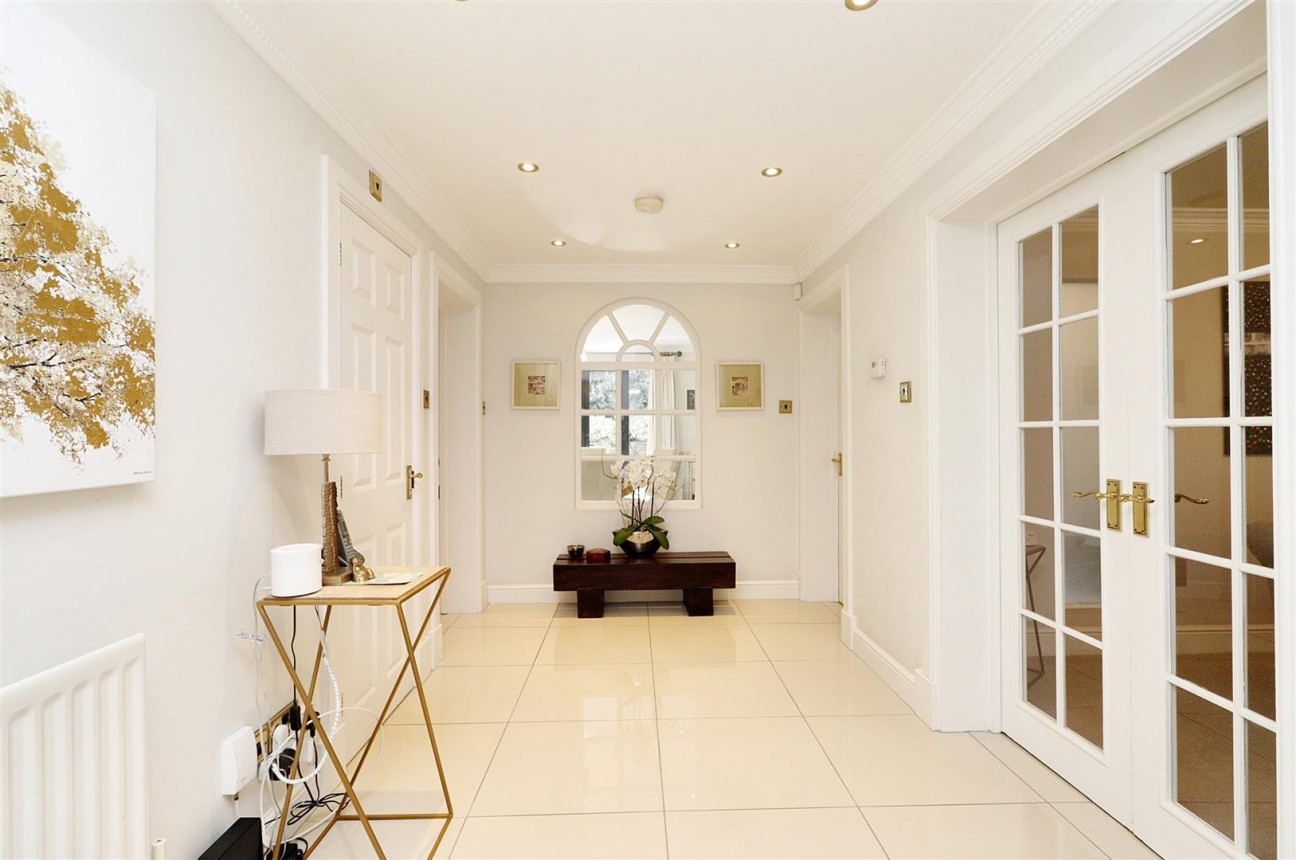 May Gardens, Elstree, Borehamwood