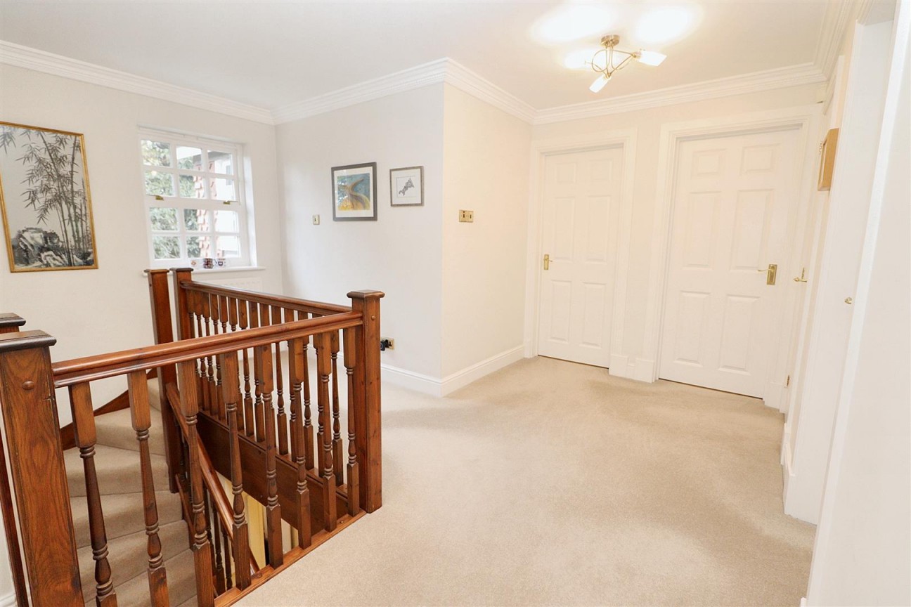 May Gardens, Elstree, Borehamwood