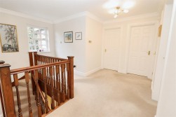 May Gardens, Elstree, Borehamwood