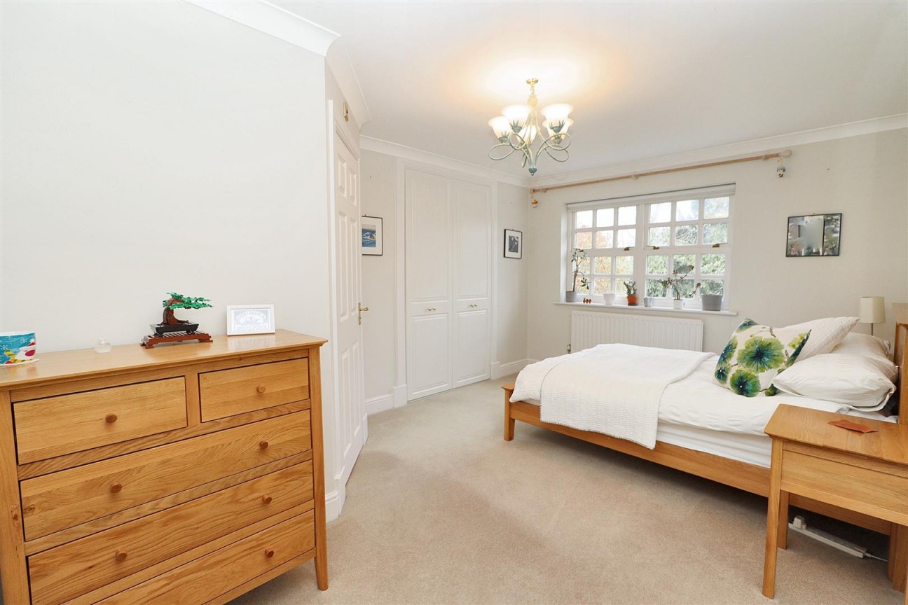 May Gardens, Elstree, Borehamwood