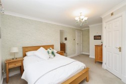 May Gardens, Elstree, Borehamwood