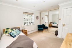 May Gardens, Elstree, Borehamwood