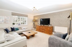 May Gardens, Elstree, Borehamwood