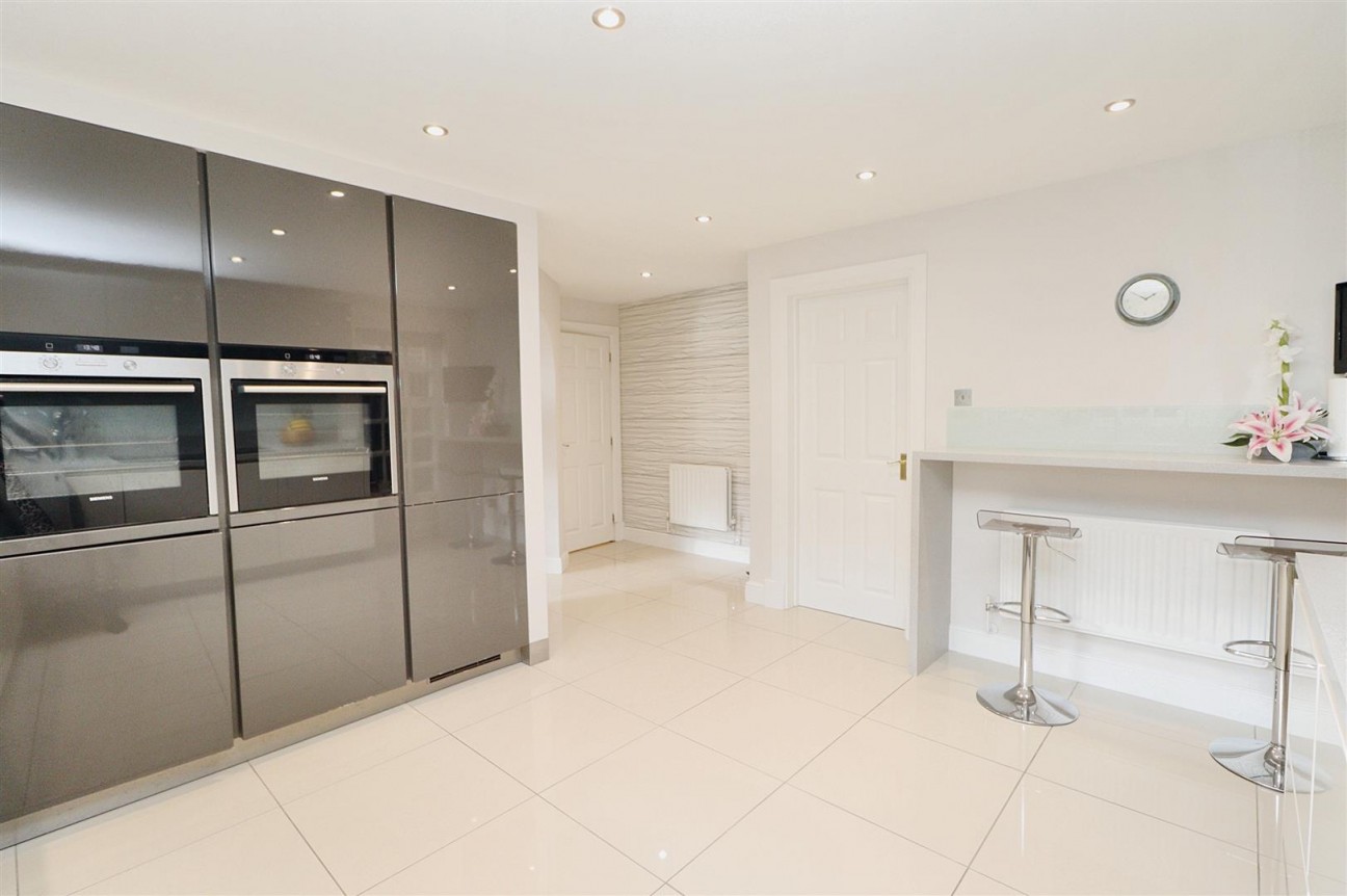 May Gardens, Elstree, Borehamwood