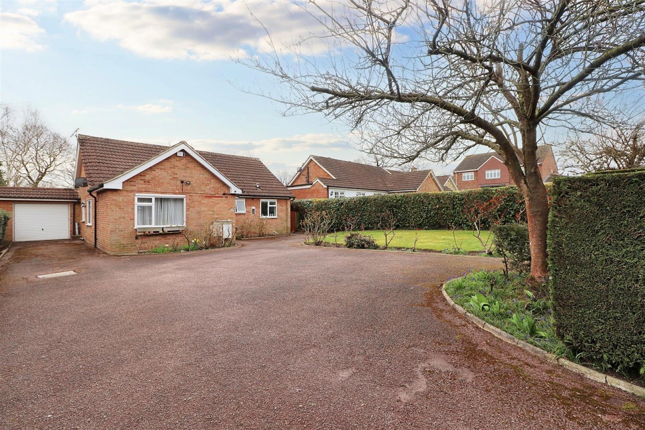 Lodge Avenue, Elstree