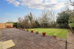 Lodge Avenue, Elstree