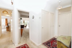 Lodge Avenue, Elstree